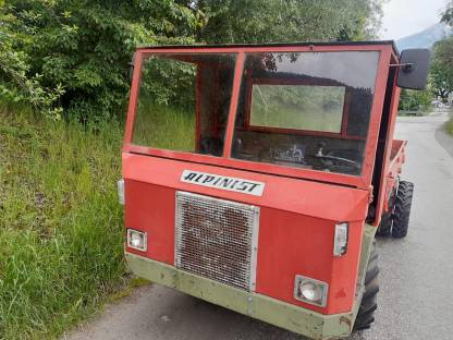 Bild 3:Bergtraktor Trojer TT40R Allradantrieb
