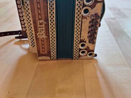 Bild 3:Steirische Ziehharmonika Parz