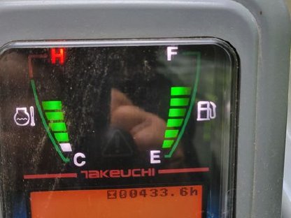 Bild 2:Takeuchi TB 216