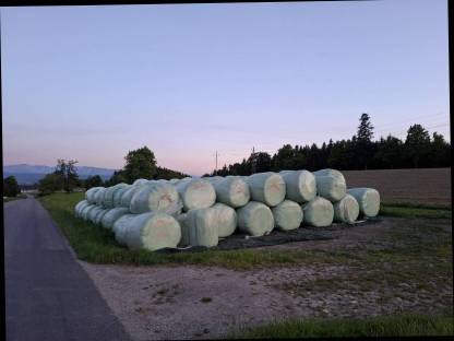 Bild 2:Silorundballen