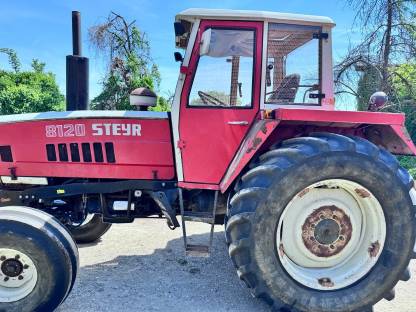 Bild 2:Steyr 8120
