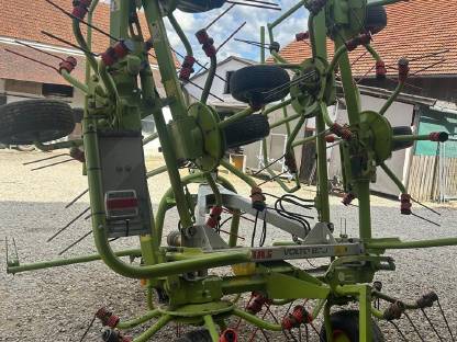 Bild 4:Claas Volto 870
