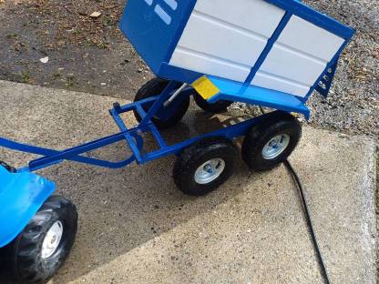 Bild 3:Trettraktor Anhänger