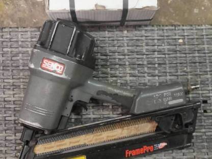 Druckluftnagler Nagler Schussapparat Nagelpistole