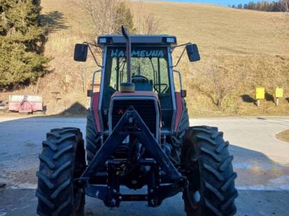 Bild 4:Massey Ferguson 3080 Traktor