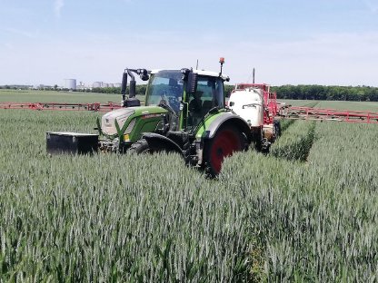 Bild 3:Fendt 314 Vario S4 mit Cargo 4X75