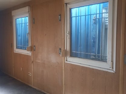 Bild 5:4 gebrauchte Container – vielseitig nutzbar – VB