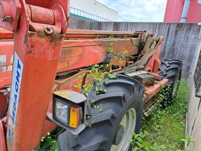 Bild 4:Abgebrannter Manitou Teleskoplader 1740 SL