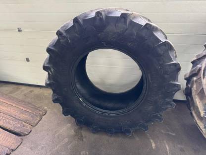 Bild 2:Trelleborg 540/65R28