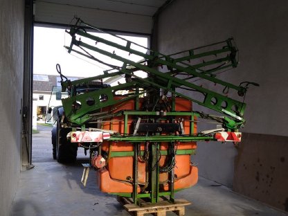 Bild 2:Feldspritze Jessernigg 1.000