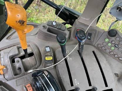 Bild 6:John Deere 6090M Traktor