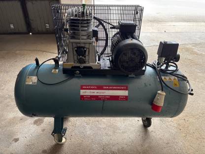Kompressor mit 150 l Kessel