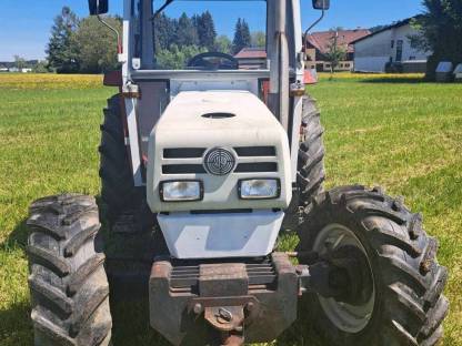 Bild 2:Steyr 8065 Traktor