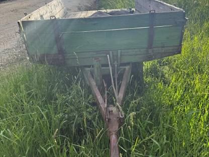 Bild 2:Traktoranhänger