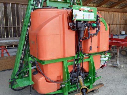 Bild 5:Jessernigg 1.200 l/15 m Pflanzenschutzspritze