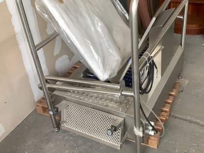 Sohlendurchlauf-Reinigungsmaschine