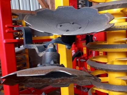 Bild 2:Grubber Pöttinger Synkro 4030