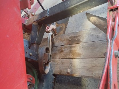 Bild 6:Kartoffellegemaschine Kverneland UN 3000