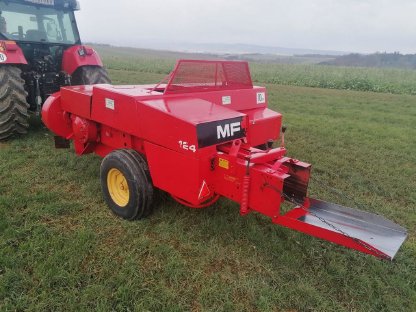 Bild 8:Kleinballenpresse Massey Ferguson 124