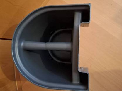 Bild 4:Tränkekübel mit 5 Nuckeln