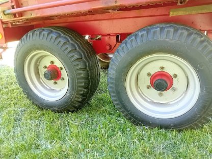 Bild 3:Ladewagen Pöttinger Top 4