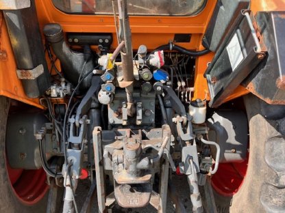 Bild 3:Fendt GTA 380 Turbo mit Frontlader