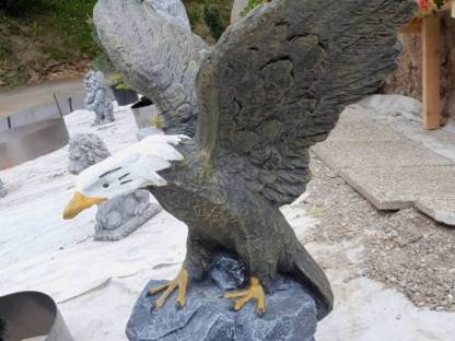 Adler Skulptur