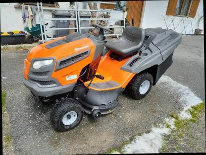 Rasenmähertraktor