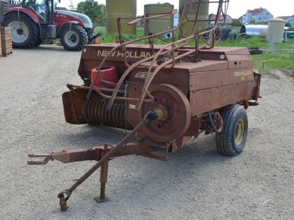 Strohpresse New Holland 270
