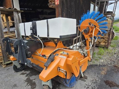 Bild 3:Padagas Profi H 2101 Kehrmaschine