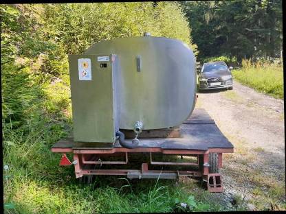 Bild 2:2.200 l Edelstahltank