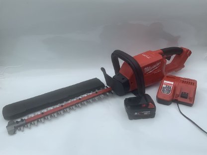 Milwaukee Akku Heckenschere 45 cm Akku und Lader - Neu