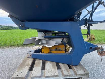 Bild 7:Bogballe Düngerstreuer