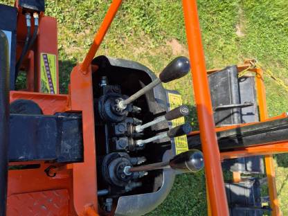 Bild 7:Heckbagger Tifermec 22 Tx