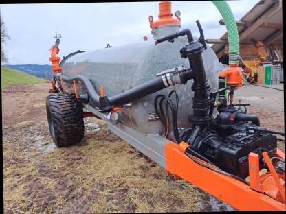 Bild 2:Güllefass Lochmann 5.000 l