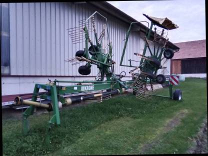 Bild 3:Krone Swadro 1201 Seitenschwader