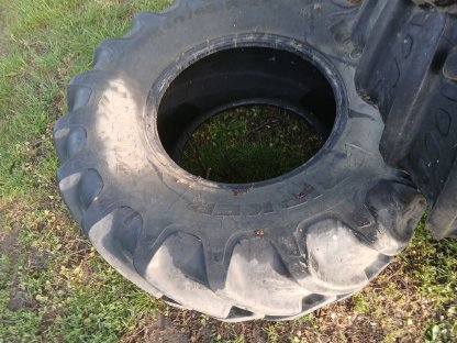 Verkaufe Reifen 540/65 R24 Kleber