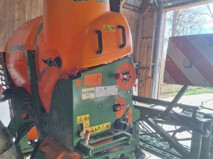 Feldspritze Amazone UF 901