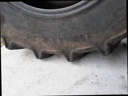 Bild 3:Traktorreifen 380/85R24