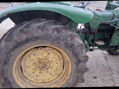 Bild 9:Traktor John Deere 710S Frontlader