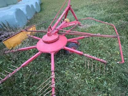 Bild 5:Allrad Deutz 5206 Mähwerk Kreisler Schwader Ladewagen