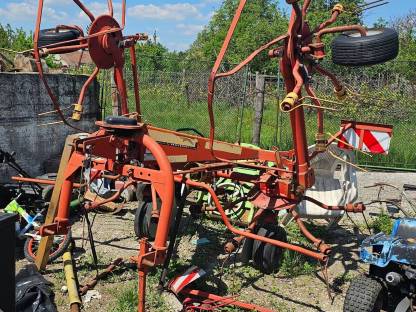 Bild 6:Landmaschinen gesucht!