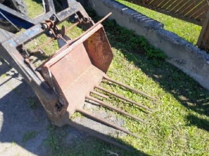 Bild 3:Ford Traktor 2000