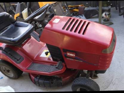 Bild 2:Rasenmäher Traktor Toro