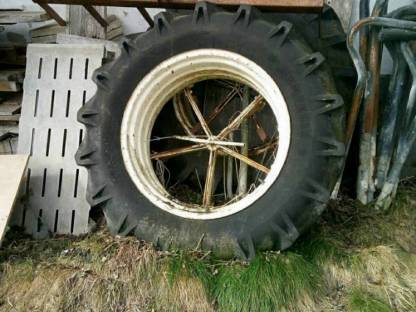 Bild 2:Zwillingsreifen John Deere Teile