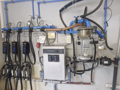 Rohrmelkanlage De Laval samt Kühlung