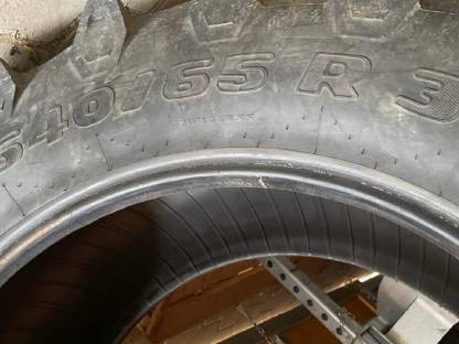 Bild 2:Traktorreifen