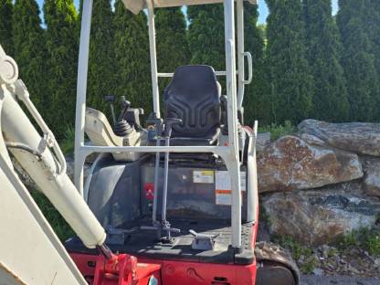 Bild 7:Takeuchi TB216