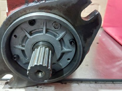 Bild 2:Takeuchi TB 290 und 290/2 Hydraulikpumpe