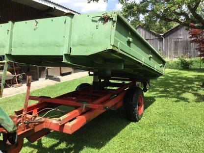 Bild 4:Einachs 3-Seitenkipper 2,8t